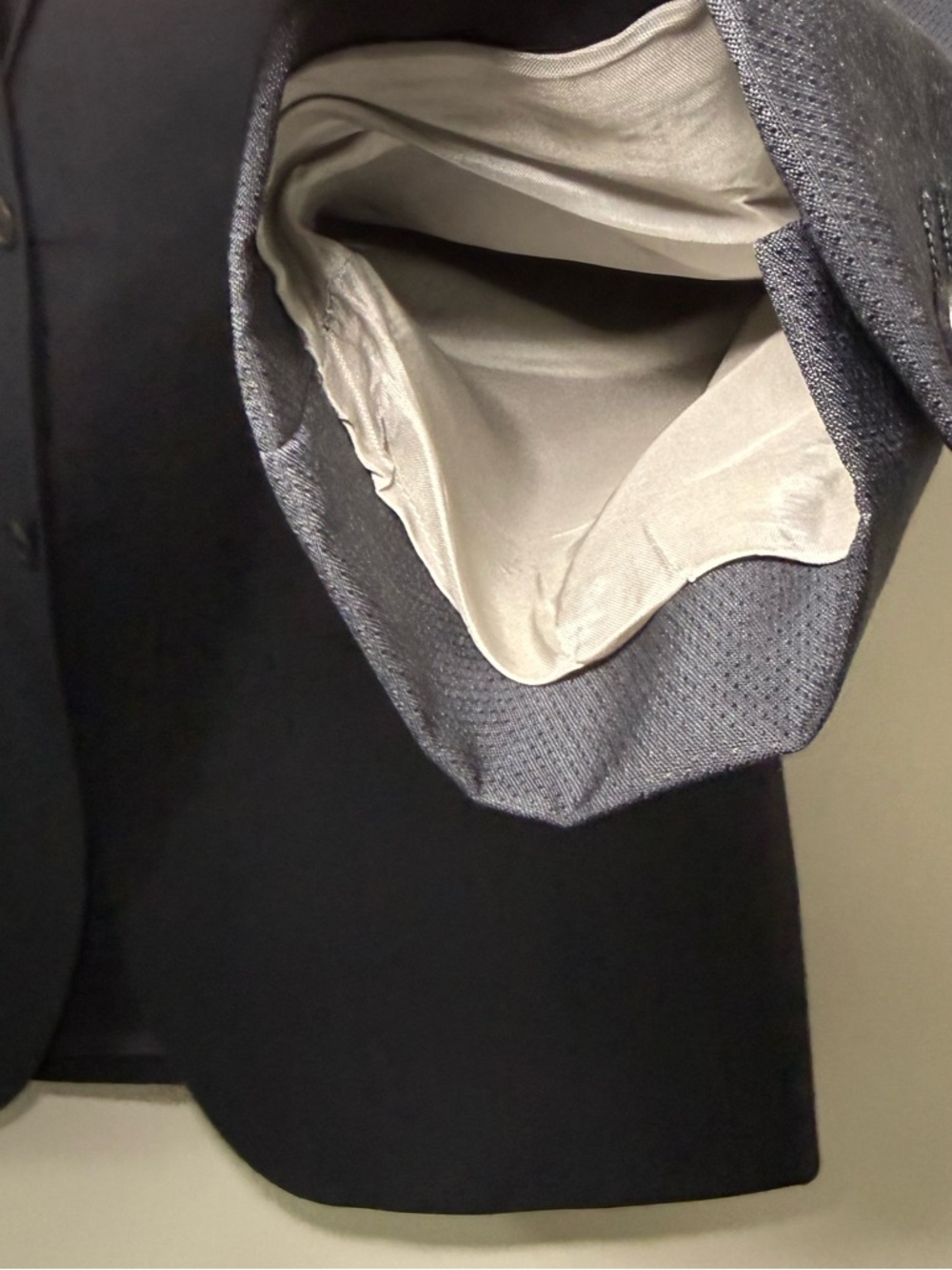 HUGO BOSS Two-Button Blazer Black Size 38S EUC - Picture 10 of 16
